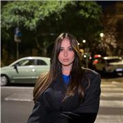 studentessa universitaria impartisce ripetizioni di italiano, inglese, francese e spagnolo